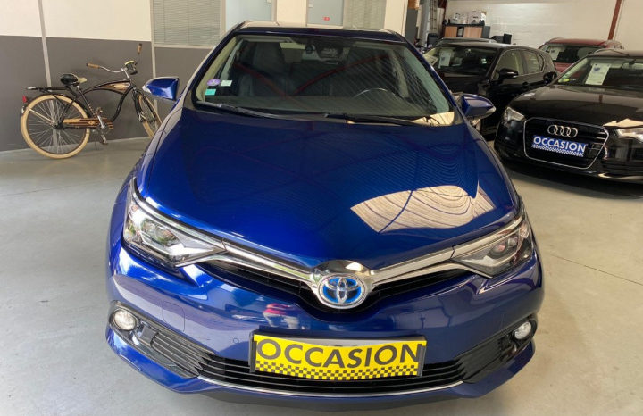 TOYOTA AURIS Hybride 136h Executive complet